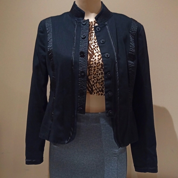 La Classe Couture Women's Dressing Black Blazer - Picture 3 of 16